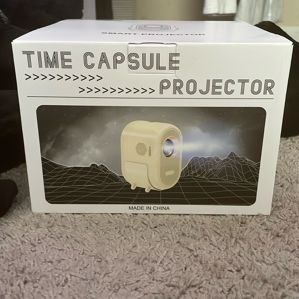 Projector Brand : Amazon (Gusoyo)